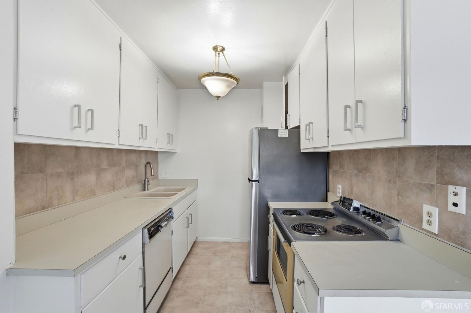 Photo #9: 426116829 Listing: Photo #9