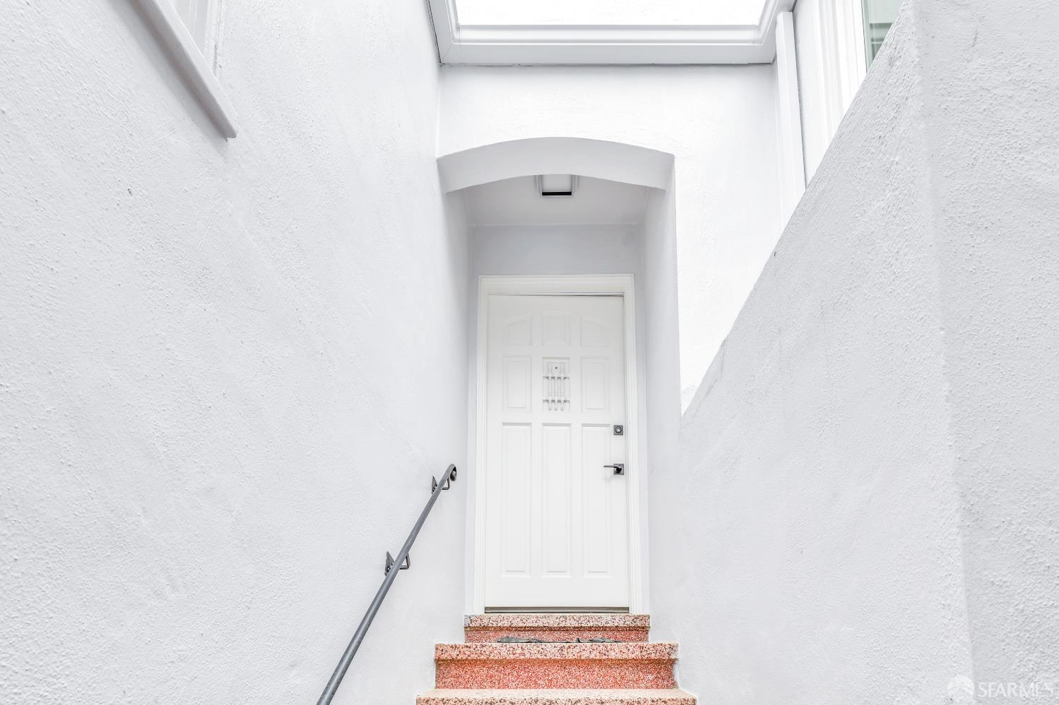 Detail Gallery Image 8 of 55 For 170 Arleta Ave, San Francisco,  CA 94134 - 5 Beds | 4 Baths