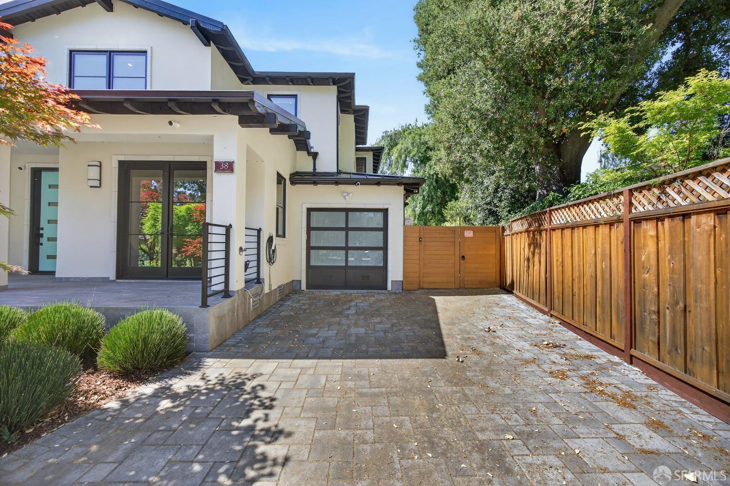 Detail Gallery Image 5 of 97 For 38 Tevis Pl, Palo Alto,  CA 94301 - 5 Beds | 5/1 Baths