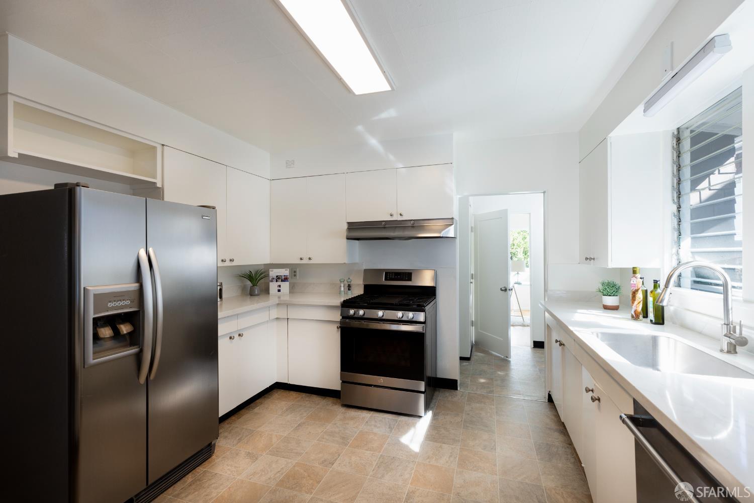 Detail Gallery Image 4 of 60 For 373 Moraga Ave, Piedmont,  CA 94611 - 4 Beds | 2 Baths