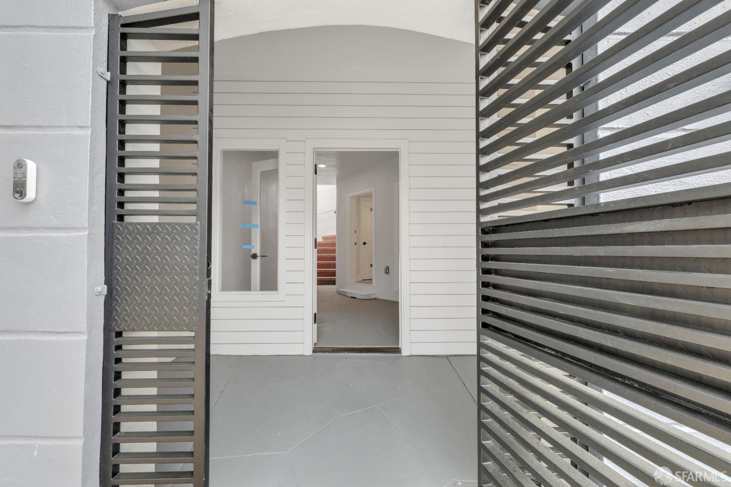 Detail Gallery Image 3 of 55 For 170 Arleta Ave, San Francisco,  CA 94134 - 5 Beds | 4 Baths