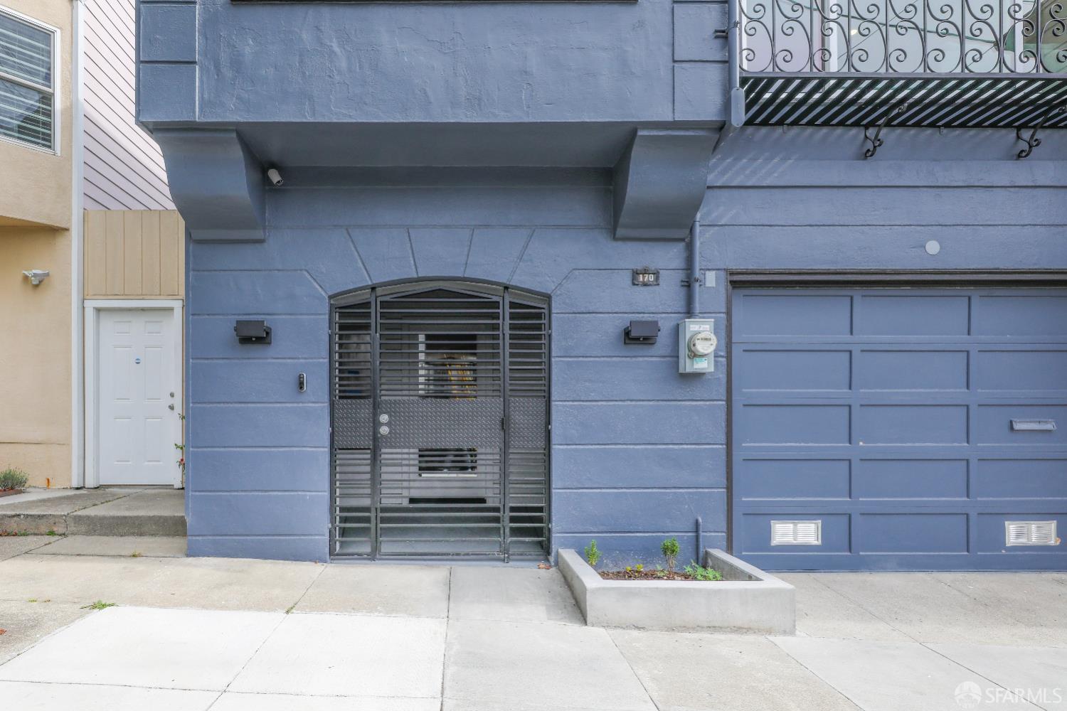 Detail Gallery Image 2 of 55 For 170 Arleta Ave, San Francisco,  CA 94134 - 5 Beds | 4 Baths