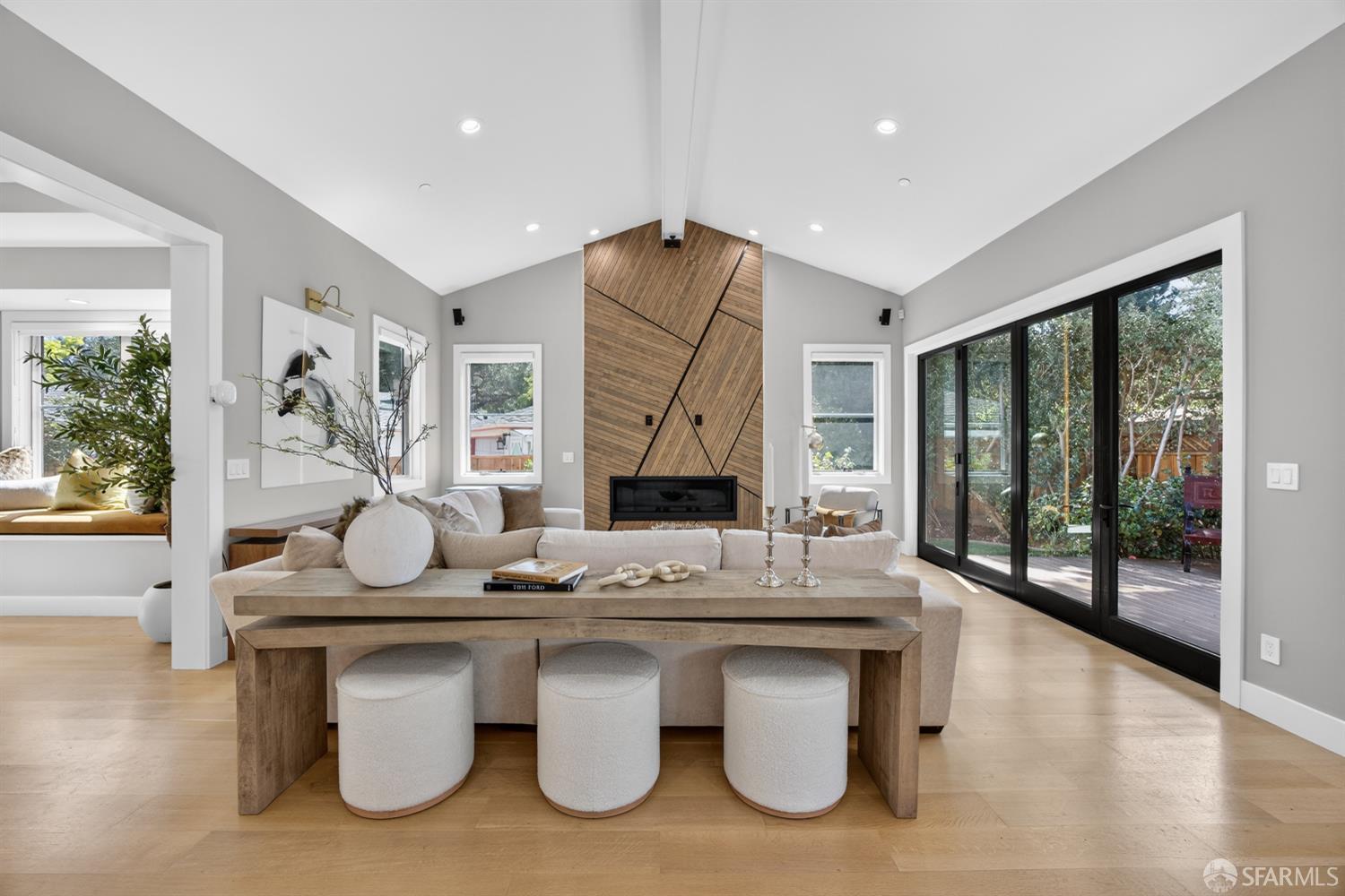 Detail Gallery Image 20 of 97 For 38 Tevis Pl, Palo Alto,  CA 94301 - 5 Beds | 5/1 Baths