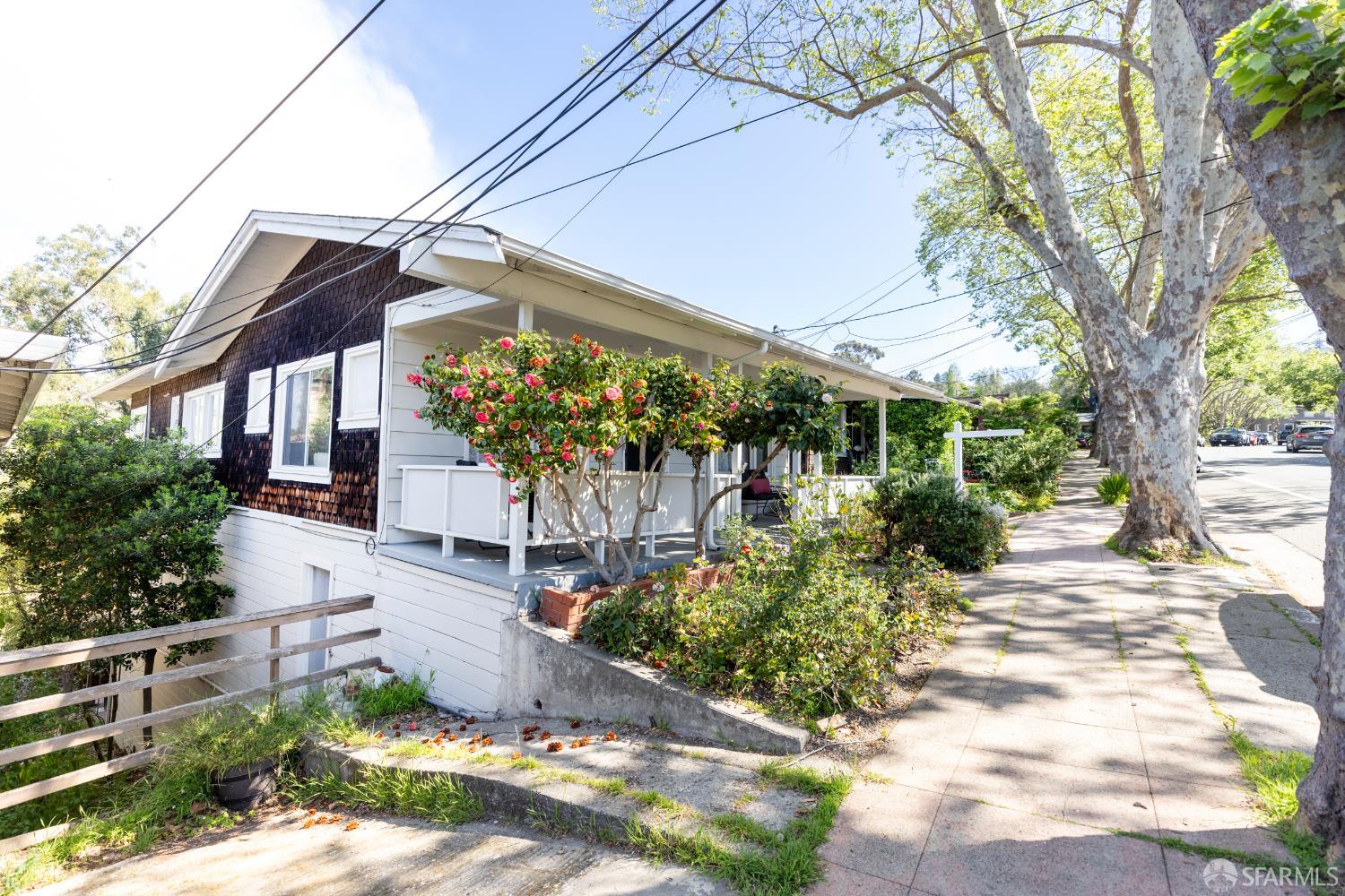 Detail Gallery Image 2 of 60 For 373 Moraga Ave, Piedmont,  CA 94611 - 4 Beds | 2 Baths