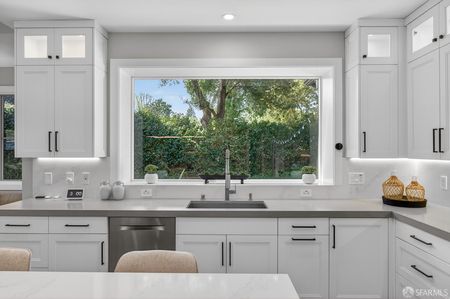 Detail Gallery Image 39 of 97 For 38 Tevis Pl, Palo Alto,  CA 94301 - 5 Beds | 5/1 Baths