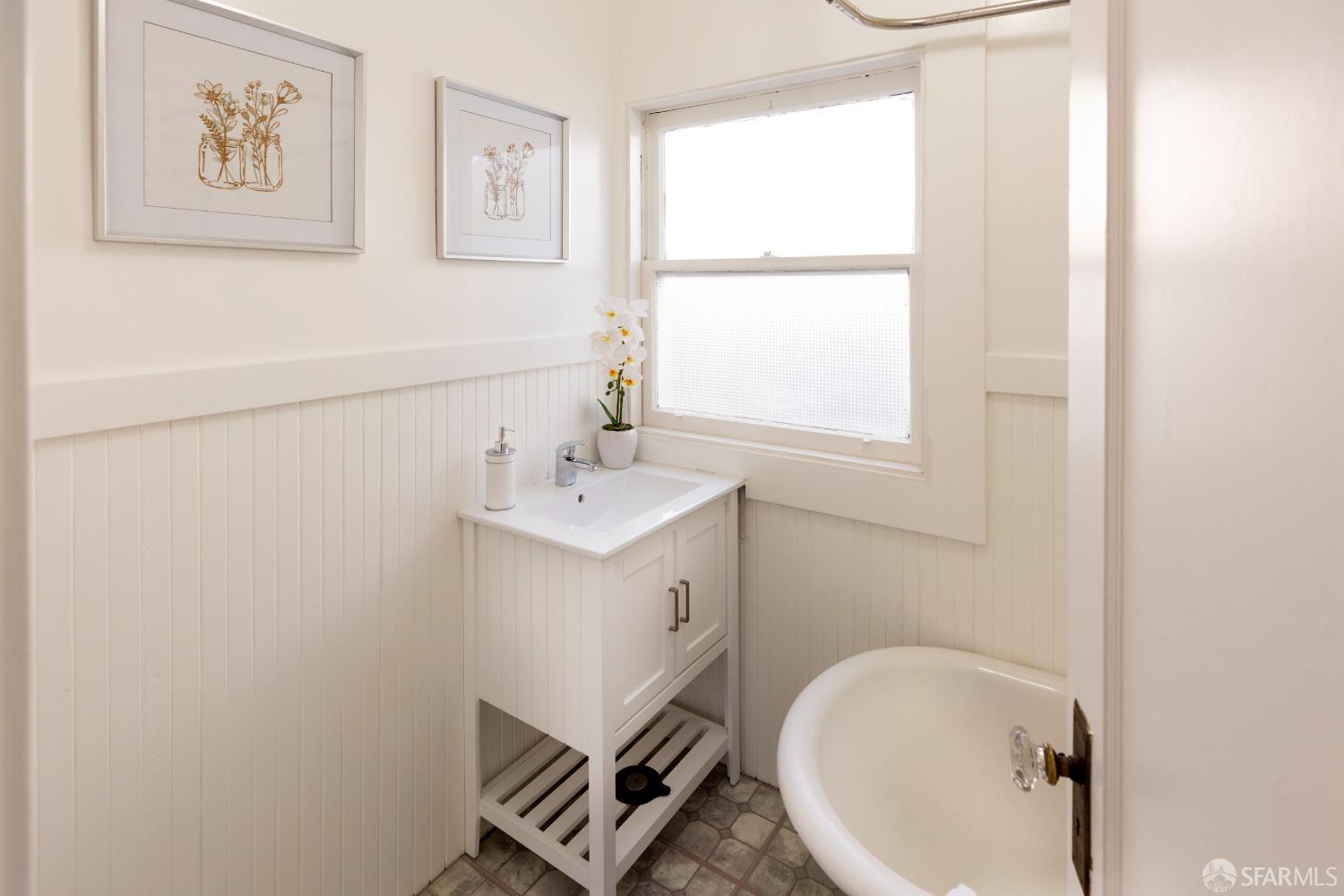 Detail Gallery Image 48 of 60 For 373 Moraga Ave, Piedmont,  CA 94611 - 4 Beds | 2 Baths