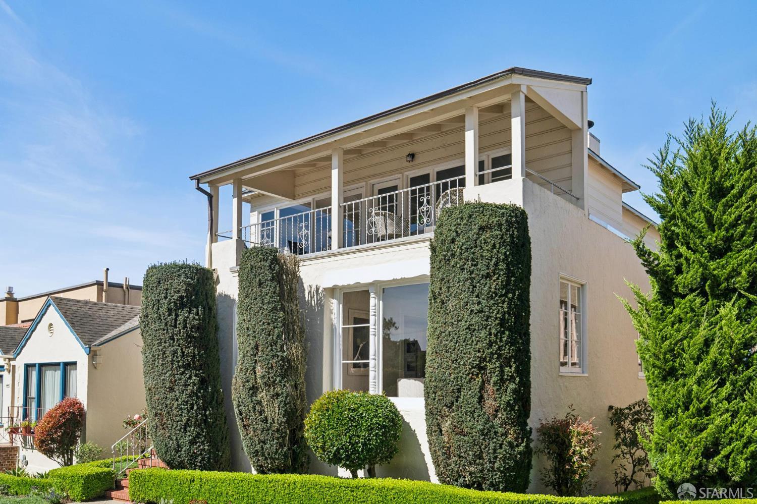 Detail Gallery Image 5 of 98 For 126 Aptos Ave, San Francisco,  CA 94127 - 6 Beds | 3 Baths