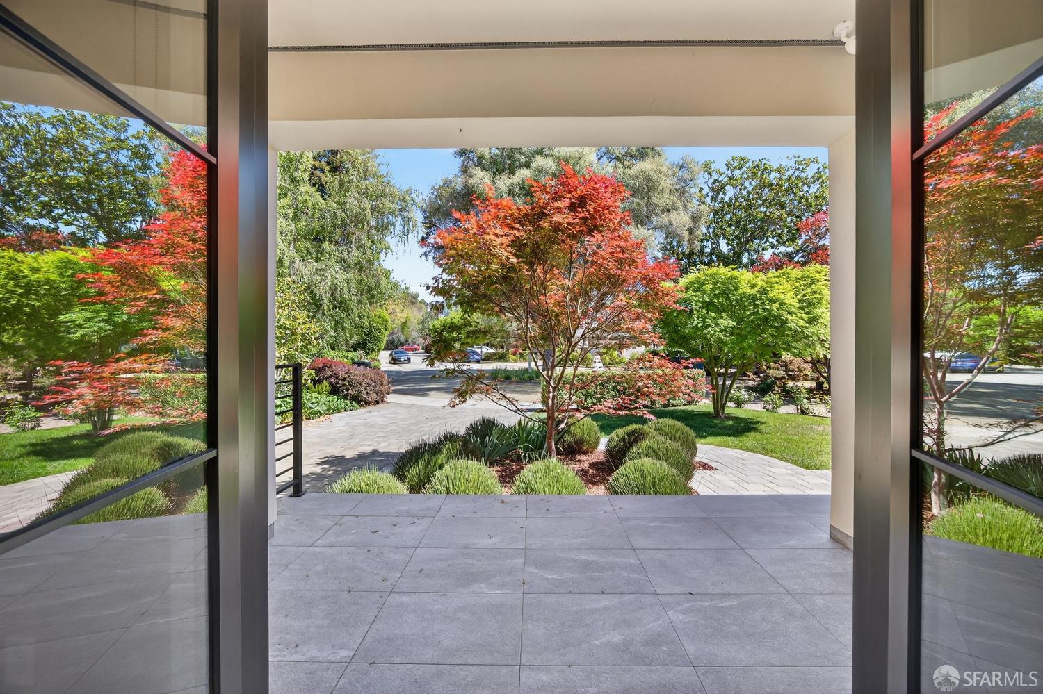 Detail Gallery Image 10 of 97 For 38 Tevis Pl, Palo Alto,  CA 94301 - 5 Beds | 5/1 Baths