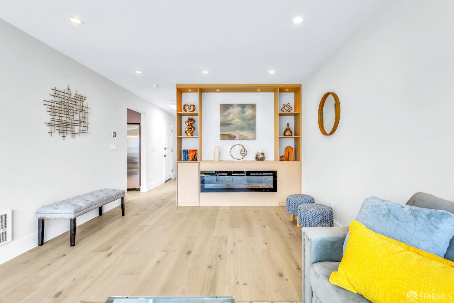 Detail Gallery Image 13 of 55 For 170 Arleta Ave, San Francisco,  CA 94134 - 5 Beds | 4 Baths