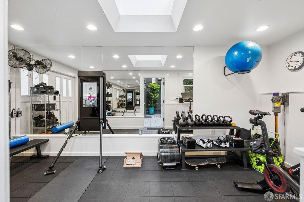 Detail Gallery Image 93 of 99 For 7 Broderick St, San Francisco,  CA 94117 - 4 Beds | 3/1 Baths