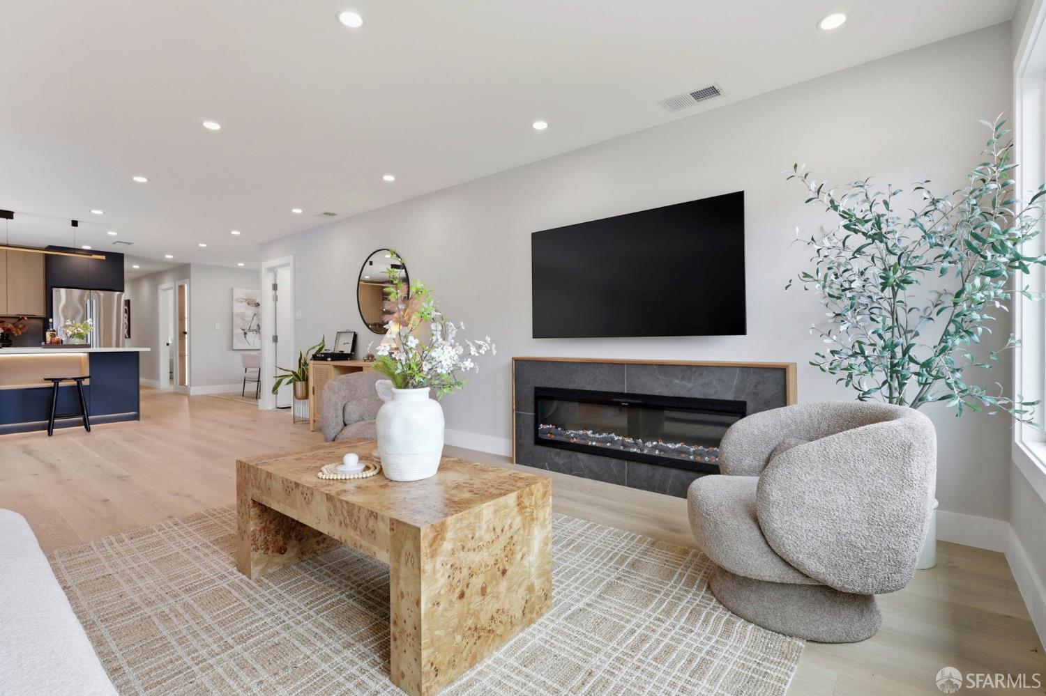 Detail Gallery Image 6 of 54 For 70 Margate St, Daly City,  CA 94015 - 3 Beds | 2 Baths