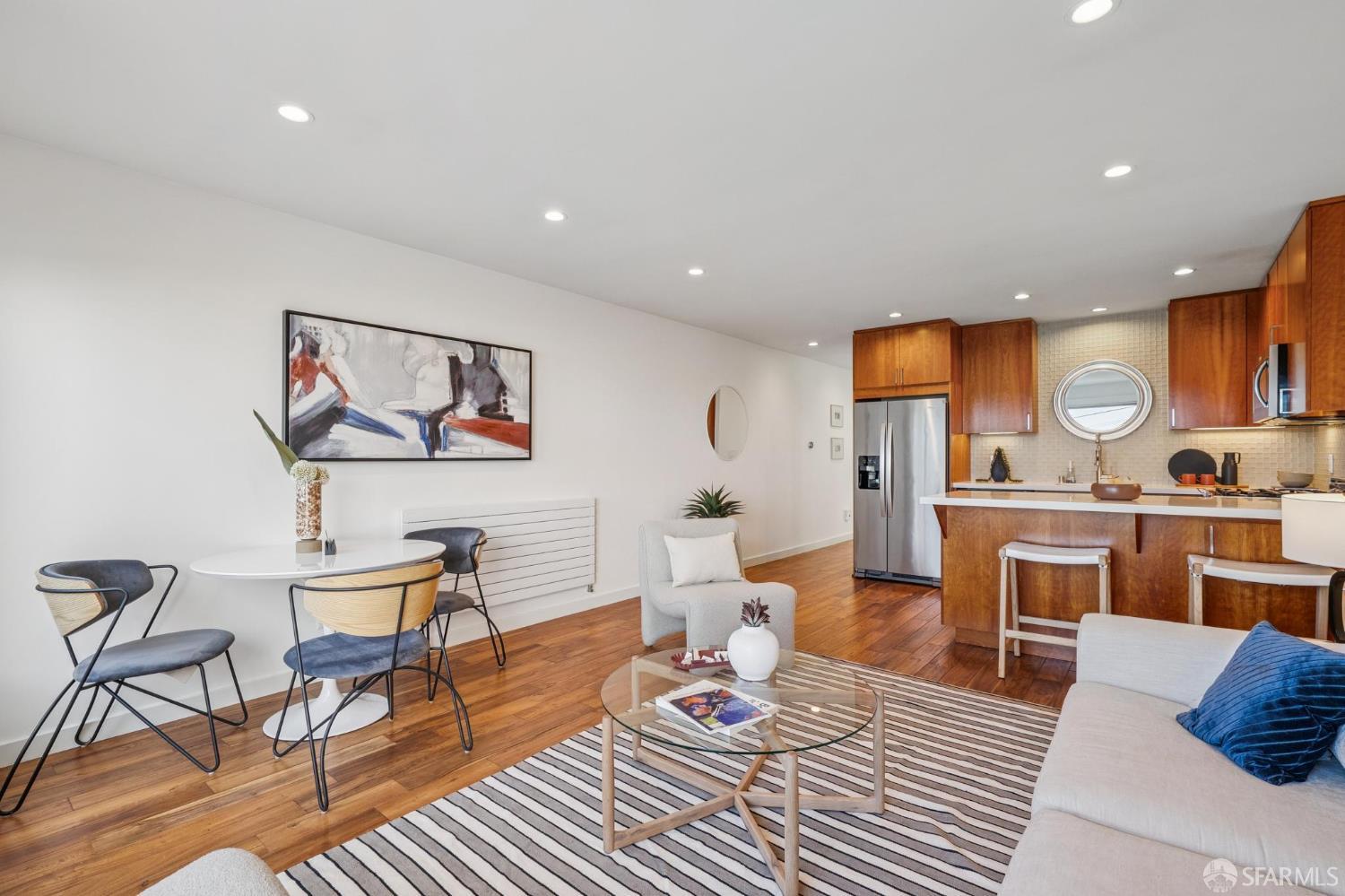 Photo #8: 426118312 Listing: Photo #8