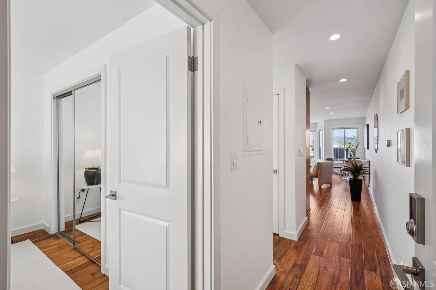 Photo #4: 426118312 Listing: Photo #4