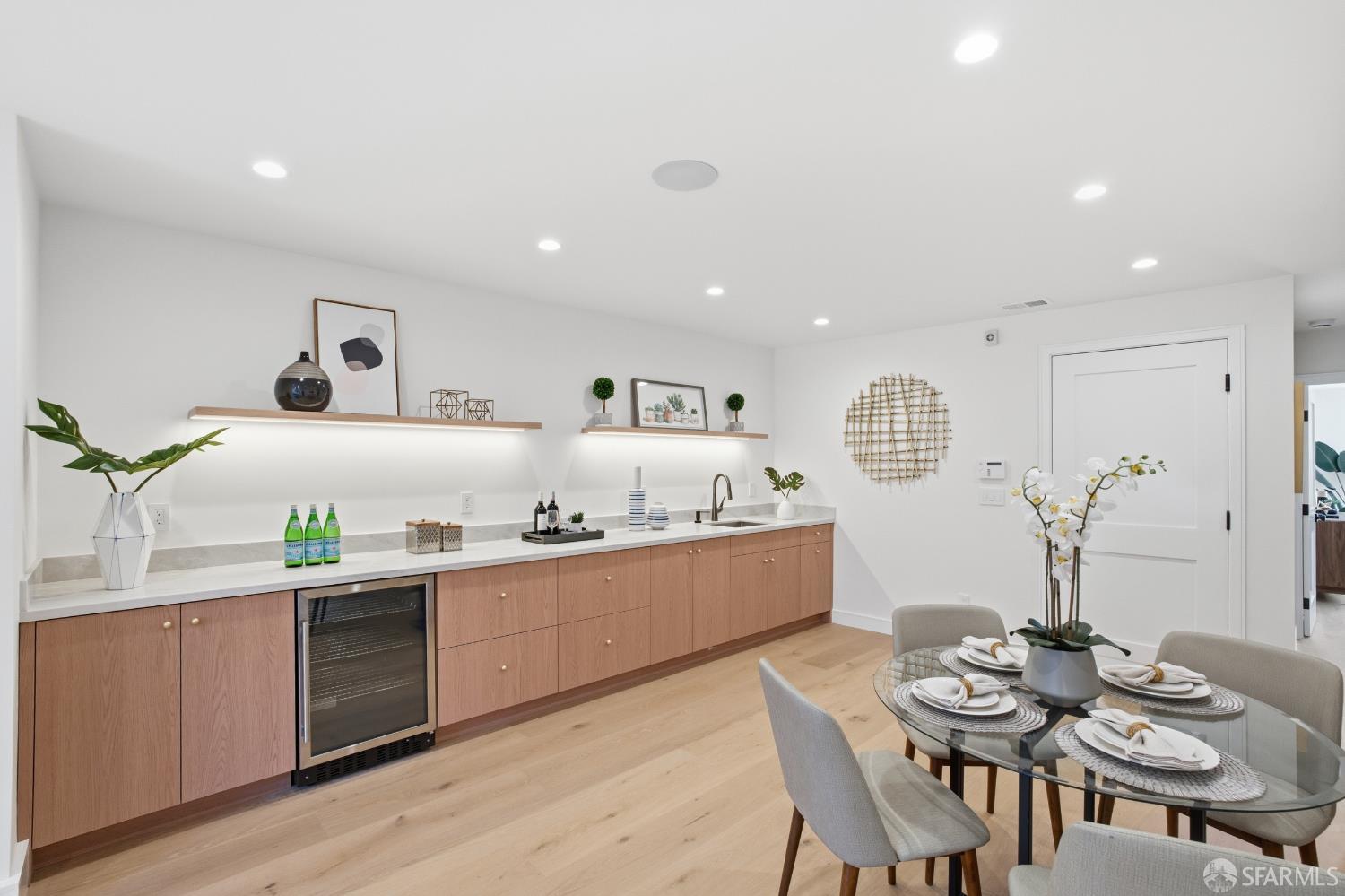 Detail Gallery Image 55 of 75 For 511 Edinburgh St, San Francisco,  CA 94112 - 4 Beds | 4/1 Baths