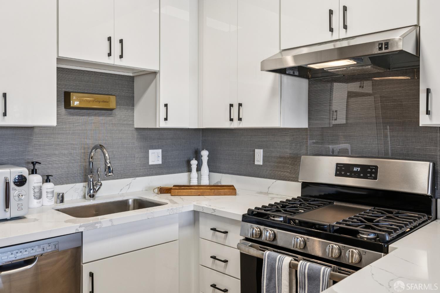 Photo #10: 426119112 Listing: Photo #10