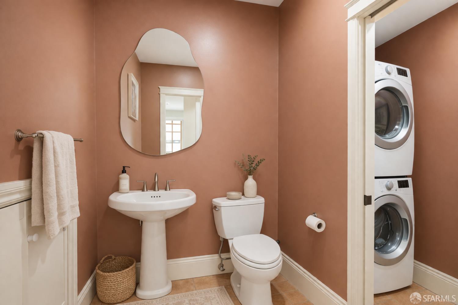 Detail Gallery Image 15 of 30 For 1863 Filbert St, San Francisco,  CA 94123 - 4 Beds | 2/2 Baths