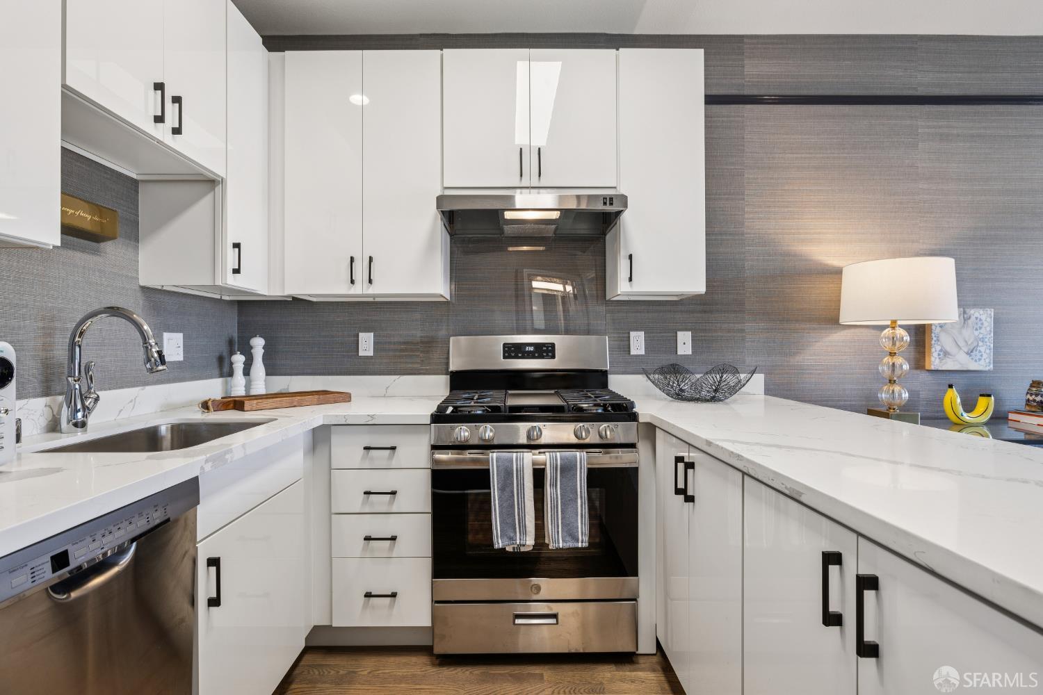 Photo #11: 426119112 Listing: Photo #11