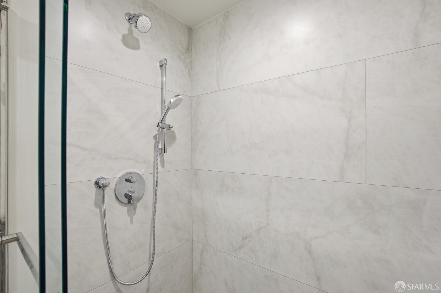 Detail Gallery Image 62 of 75 For 511 Edinburgh St, San Francisco,  CA 94112 - 4 Beds | 4/1 Baths