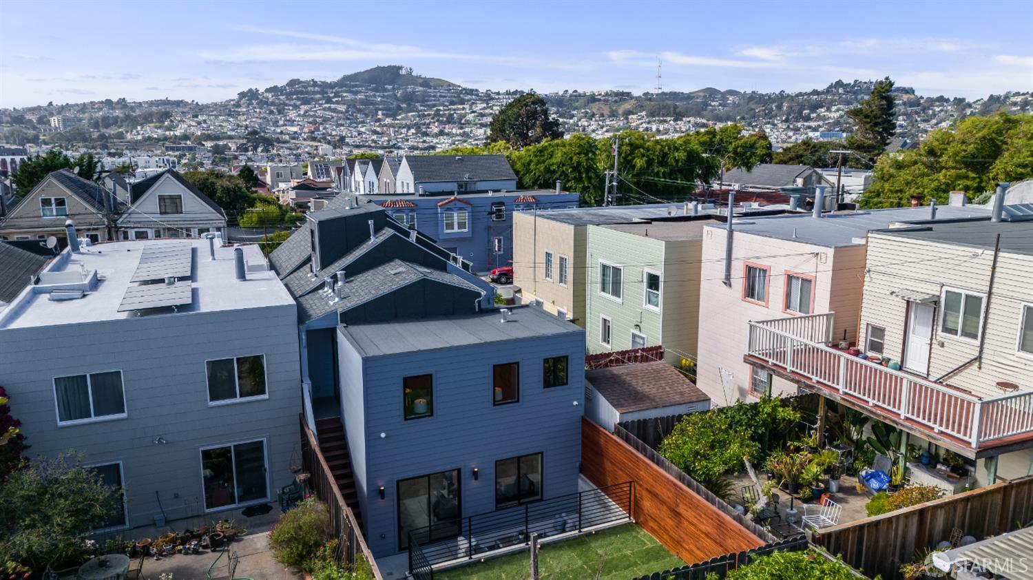 Detail Gallery Image 72 of 75 For 511 Edinburgh St, San Francisco,  CA 94112 - 4 Beds | 4/1 Baths