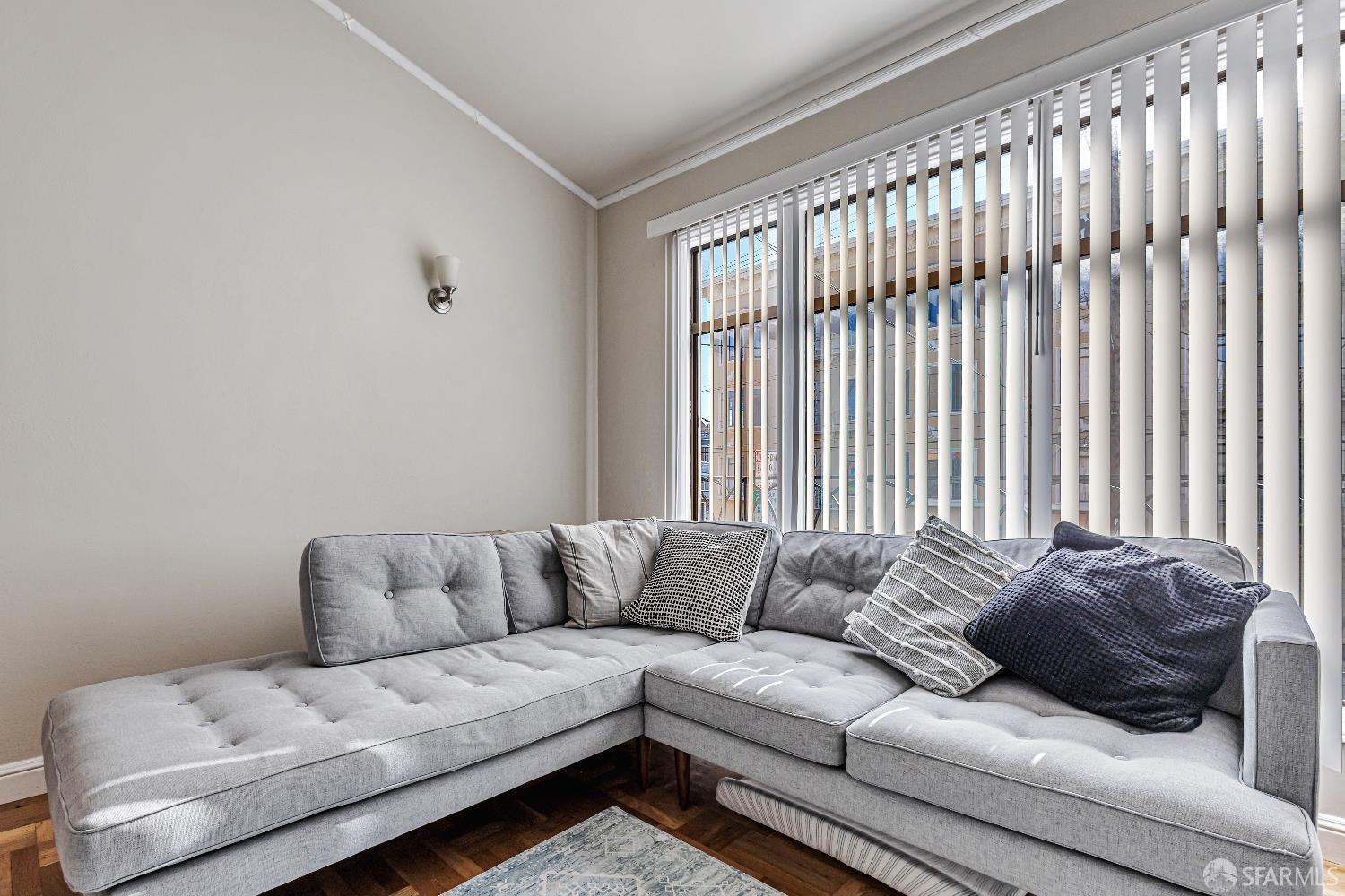 Detail Gallery Image 4 of 17 For 2916 Gough St, San Francisco,  CA 94123 - – Beds | – Baths