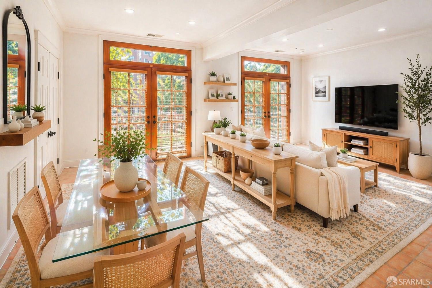 Detail Gallery Image 12 of 30 For 1863 Filbert St, San Francisco,  CA 94123 - 4 Beds | 2/2 Baths