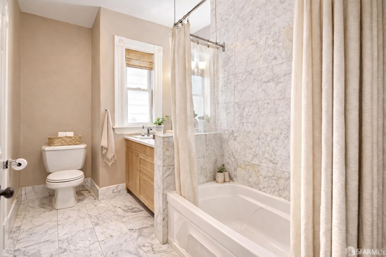 Detail Gallery Image 9 of 30 For 1863 Filbert St, San Francisco,  CA 94123 - 4 Beds | 2/2 Baths