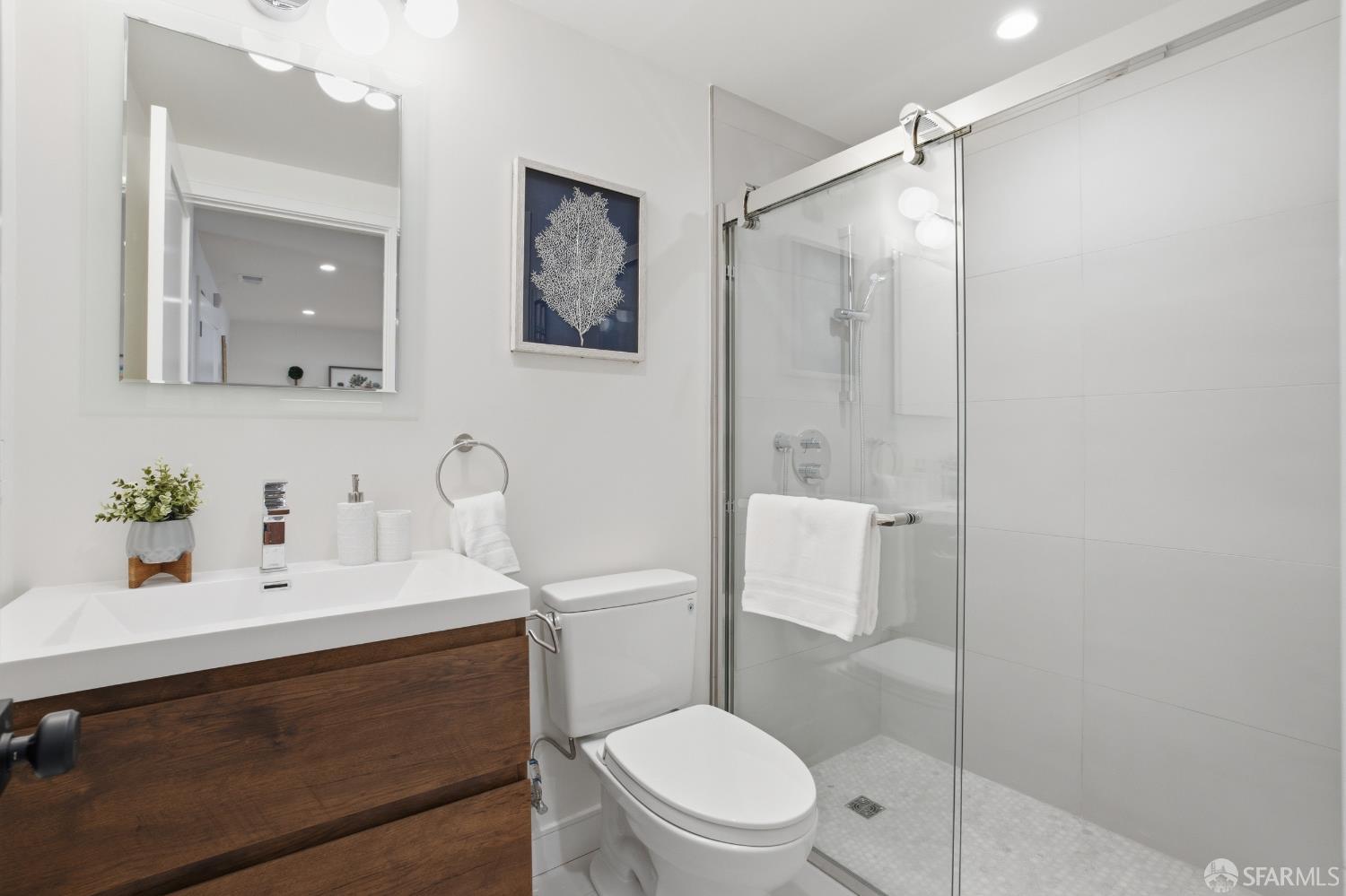 Detail Gallery Image 53 of 75 For 511 Edinburgh St, San Francisco,  CA 94112 - 4 Beds | 4/1 Baths