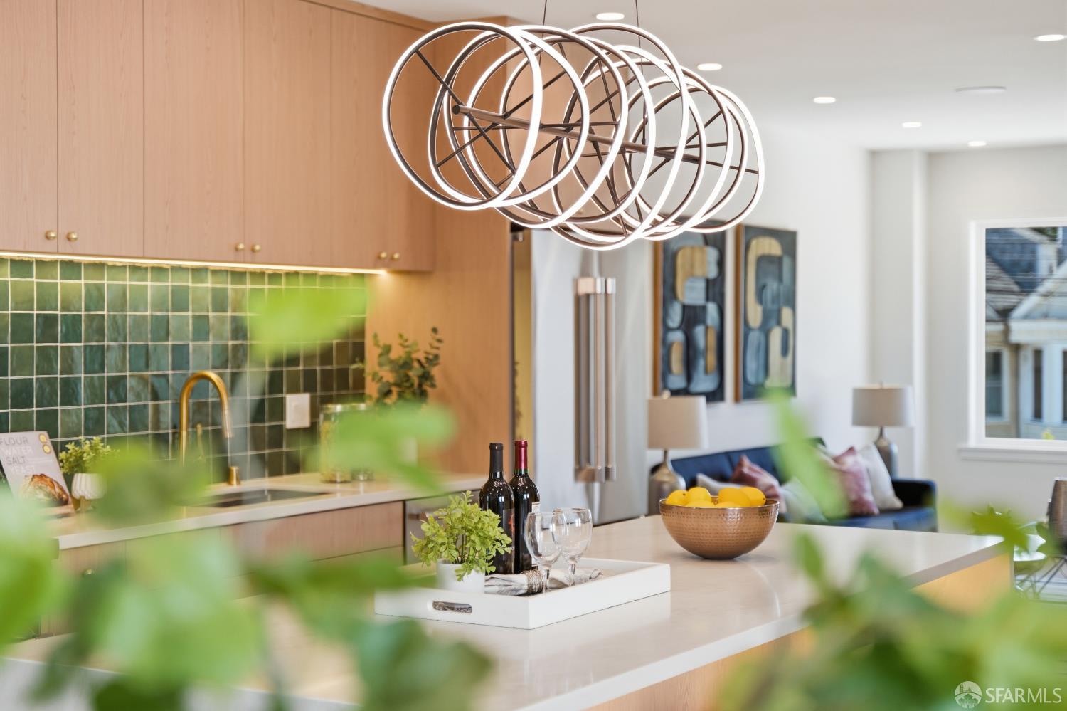 Detail Gallery Image 16 of 75 For 511 Edinburgh St, San Francisco,  CA 94112 - 4 Beds | 4/1 Baths