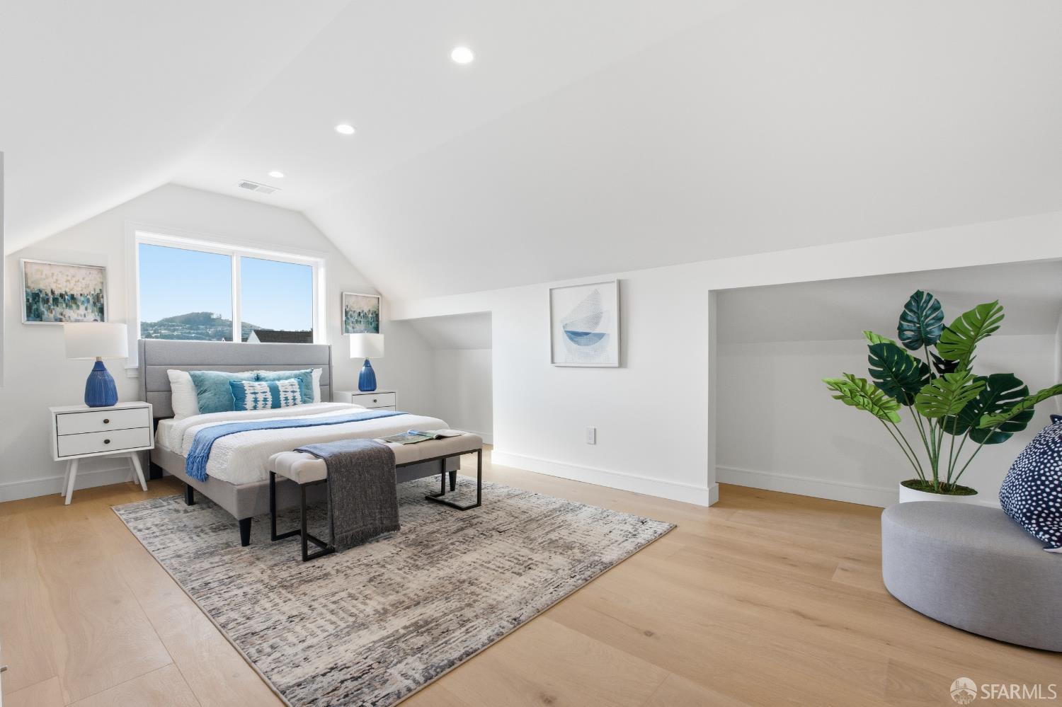 Detail Gallery Image 40 of 75 For 511 Edinburgh St, San Francisco,  CA 94112 - 4 Beds | 4/1 Baths