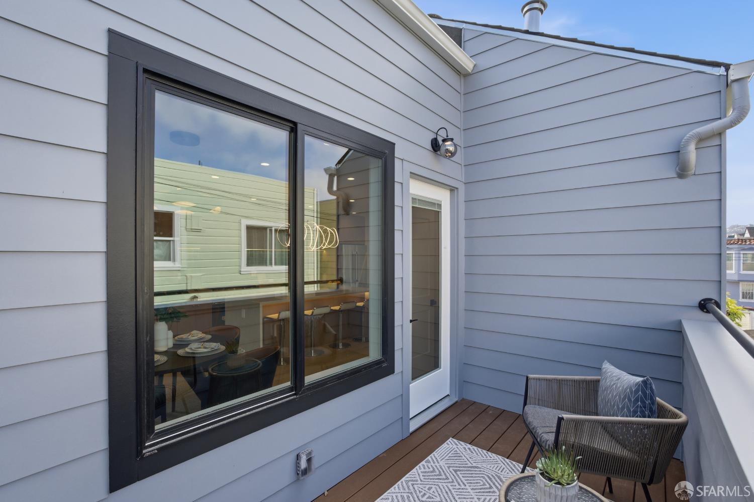 Detail Gallery Image 22 of 75 For 511 Edinburgh St, San Francisco,  CA 94112 - 4 Beds | 4/1 Baths