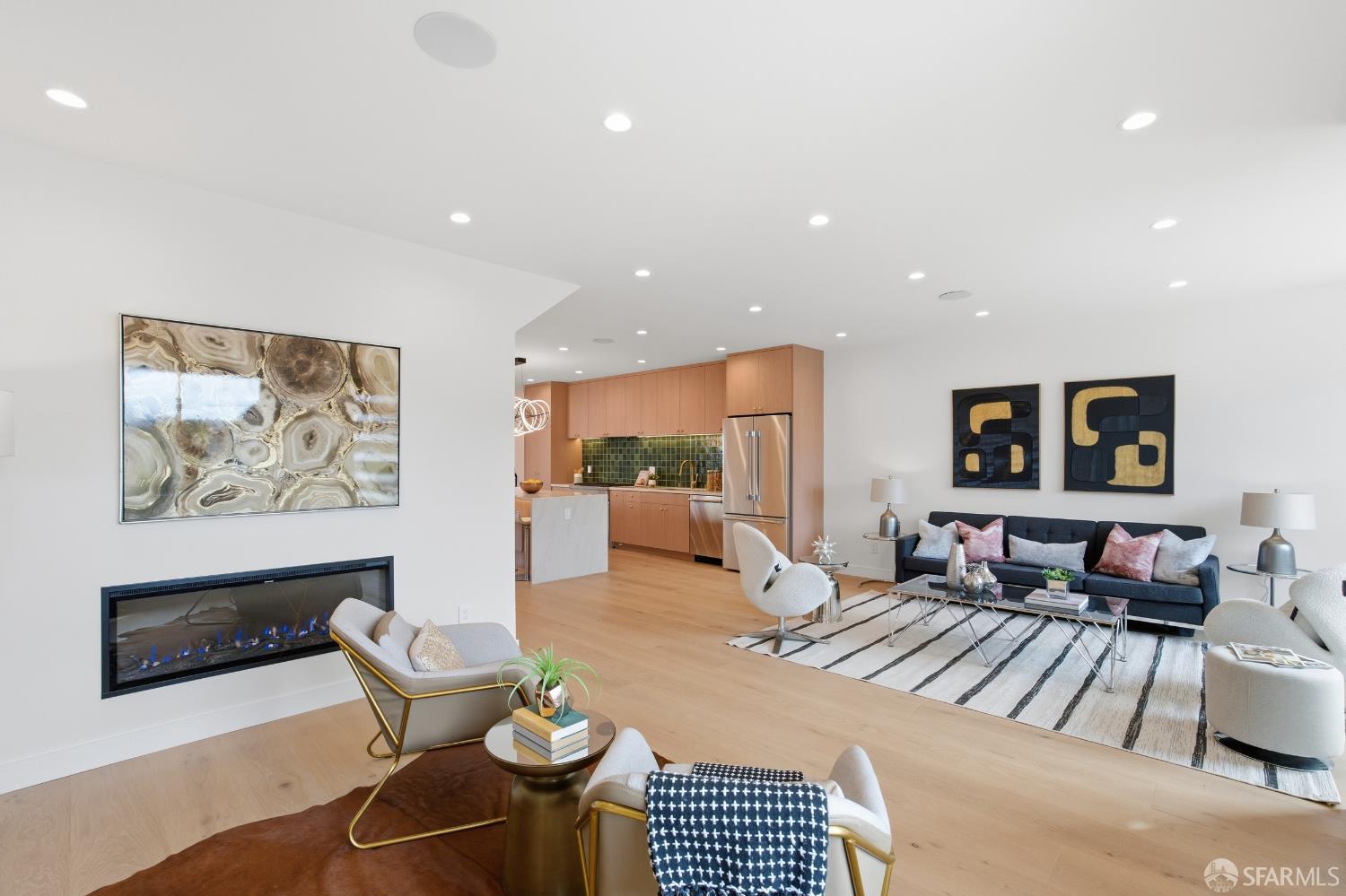 Detail Gallery Image 11 of 75 For 511 Edinburgh St, San Francisco,  CA 94112 - 4 Beds | 4/1 Baths