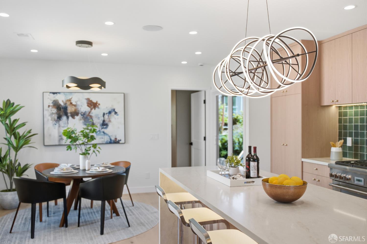 Detail Gallery Image 17 of 75 For 511 Edinburgh St, San Francisco,  CA 94112 - 4 Beds | 4/1 Baths