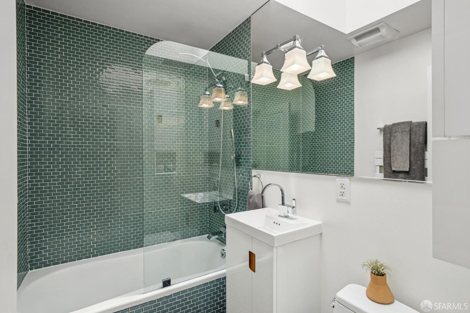 Photo #18: 426118312 Listing: Photo #18