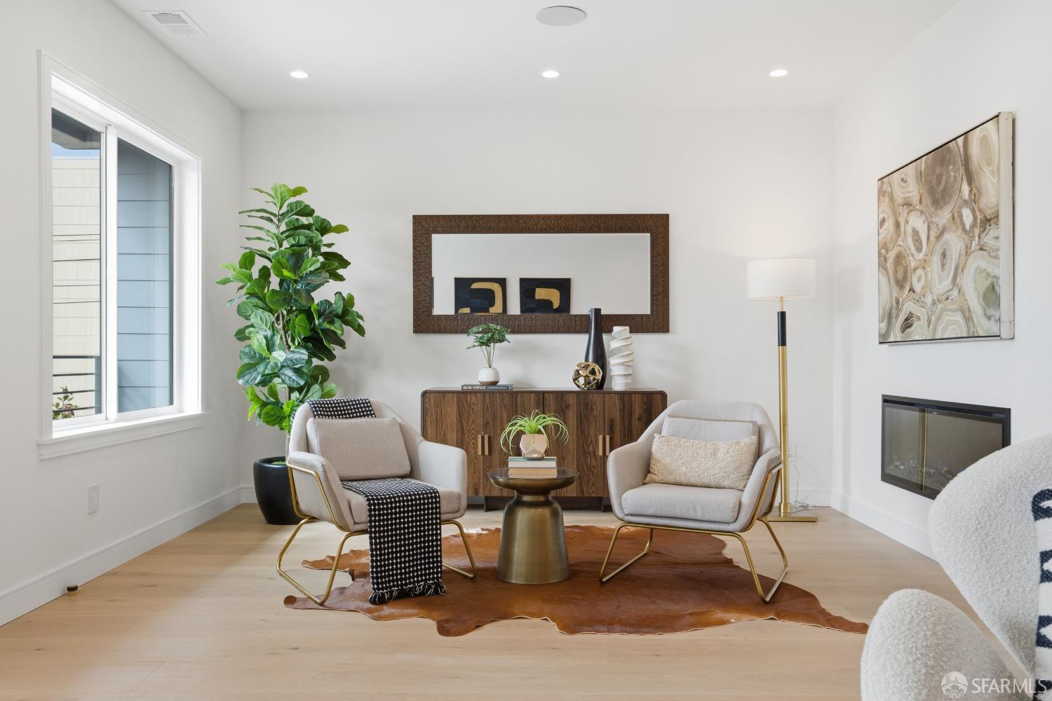 Detail Gallery Image 7 of 75 For 511 Edinburgh St, San Francisco,  CA 94112 - 4 Beds | 4/1 Baths