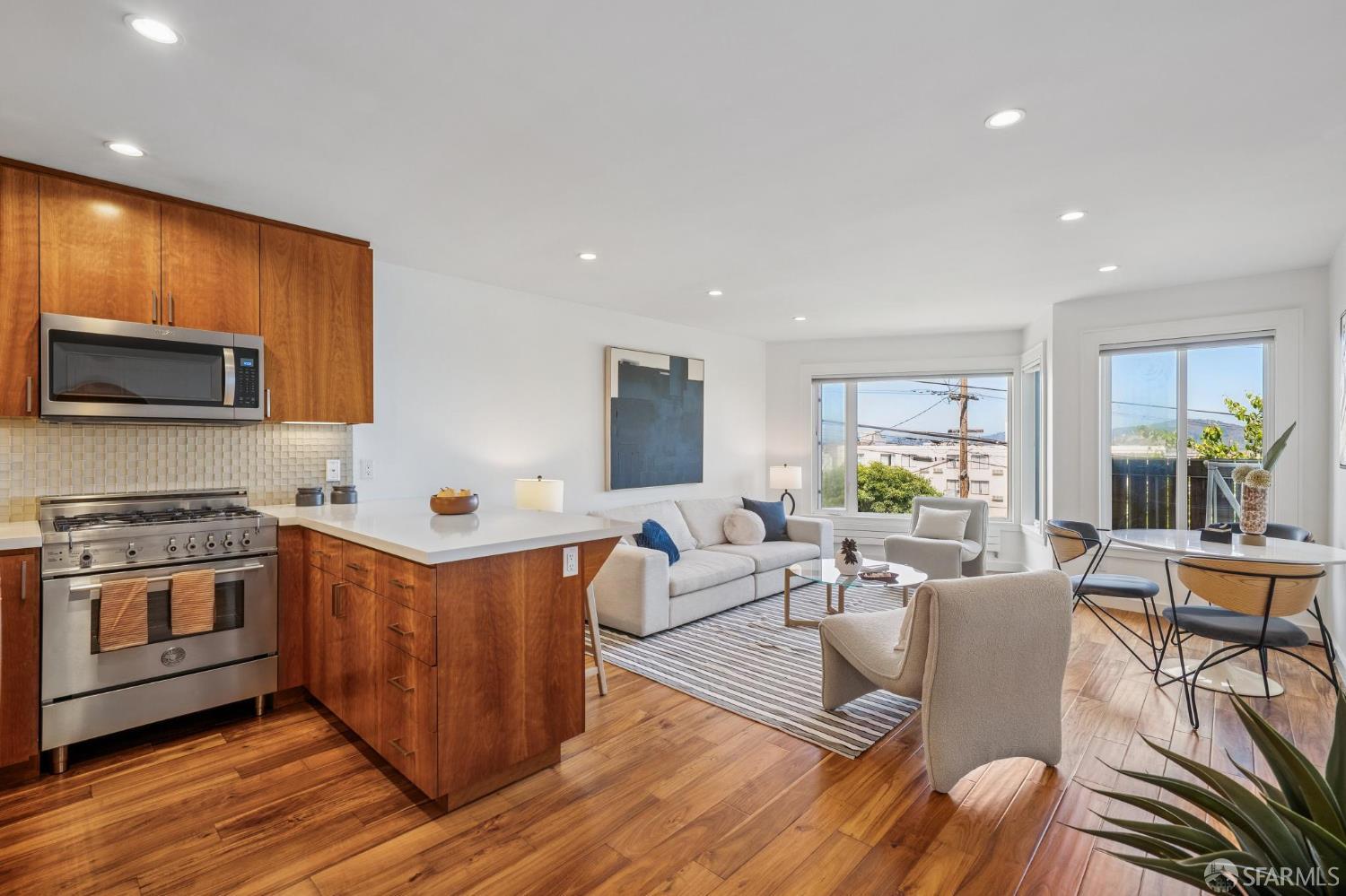 Photo #1: 426118312 Listing: Photo #1