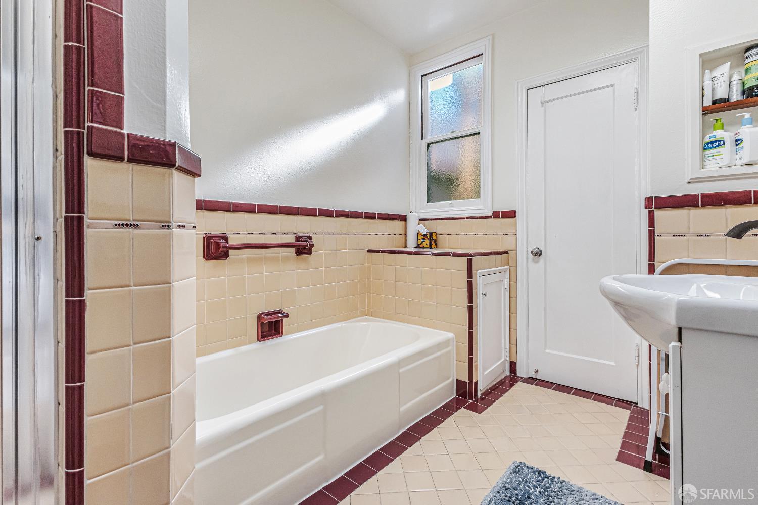 Detail Gallery Image 9 of 17 For 2916 Gough St, San Francisco,  CA 94123 - – Beds | – Baths