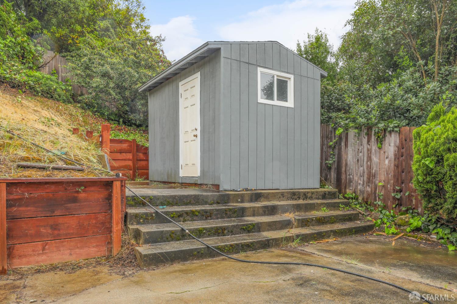 Detail Gallery Image 37 of 39 For 3724 Carol St, Pinole,  CA 94564 - 4 Beds | 2/1 Baths