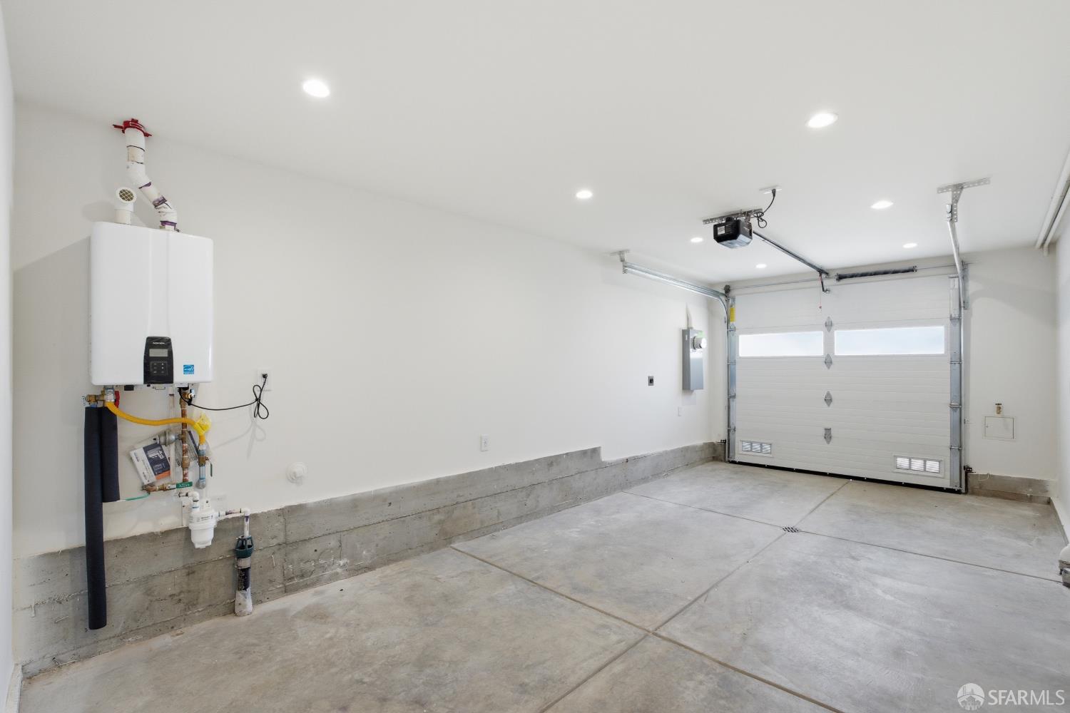 Detail Gallery Image 63 of 75 For 511 Edinburgh St, San Francisco,  CA 94112 - 4 Beds | 4/1 Baths