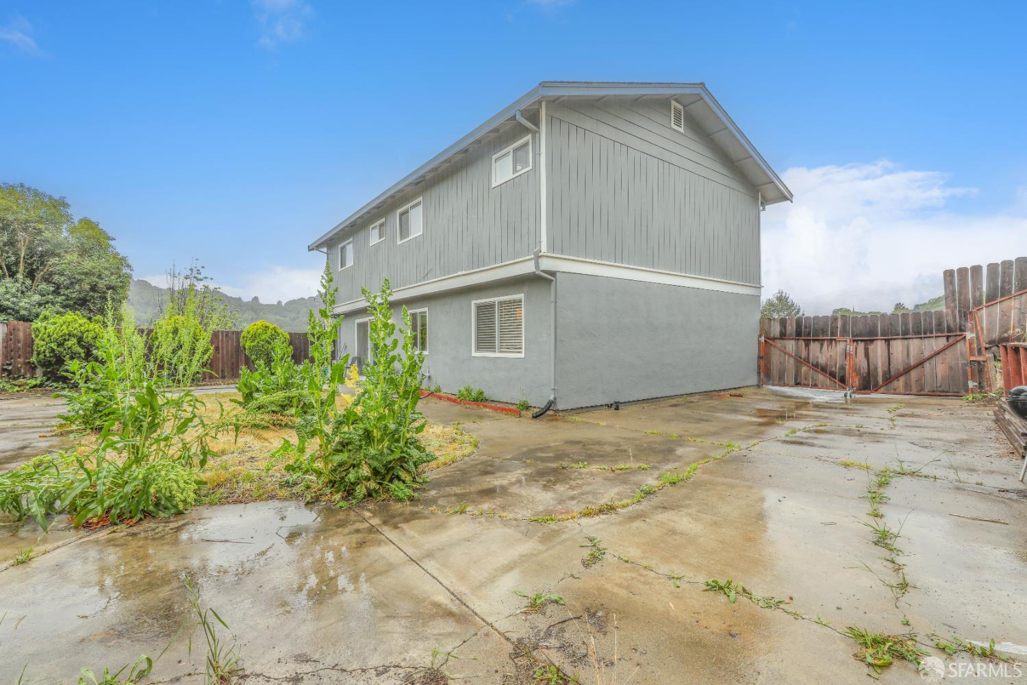 Detail Gallery Image 33 of 39 For 3724 Carol St, Pinole,  CA 94564 - 4 Beds | 2/1 Baths