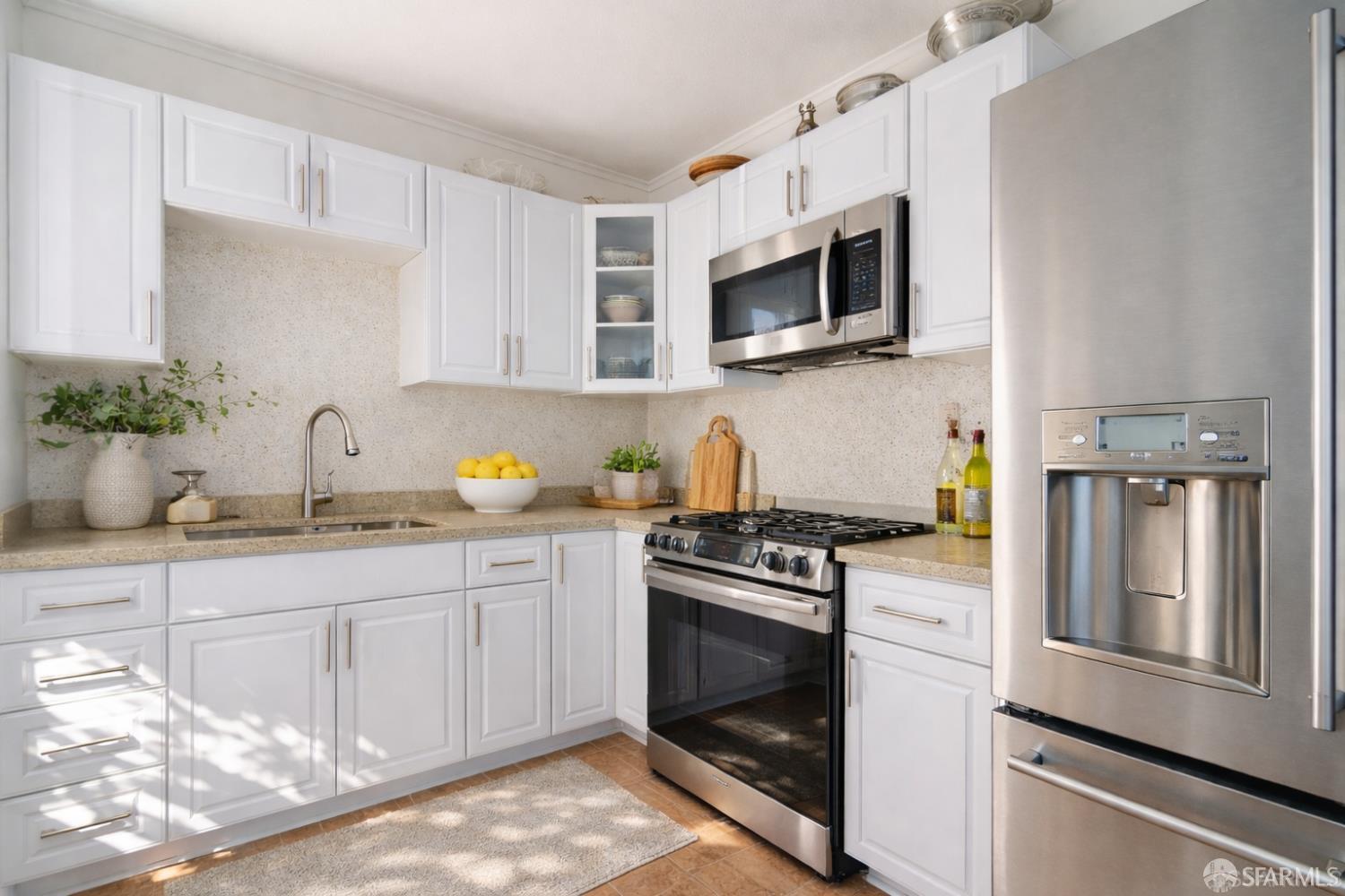 Detail Gallery Image 14 of 30 For 1863 Filbert St, San Francisco,  CA 94123 - 4 Beds | 2/2 Baths