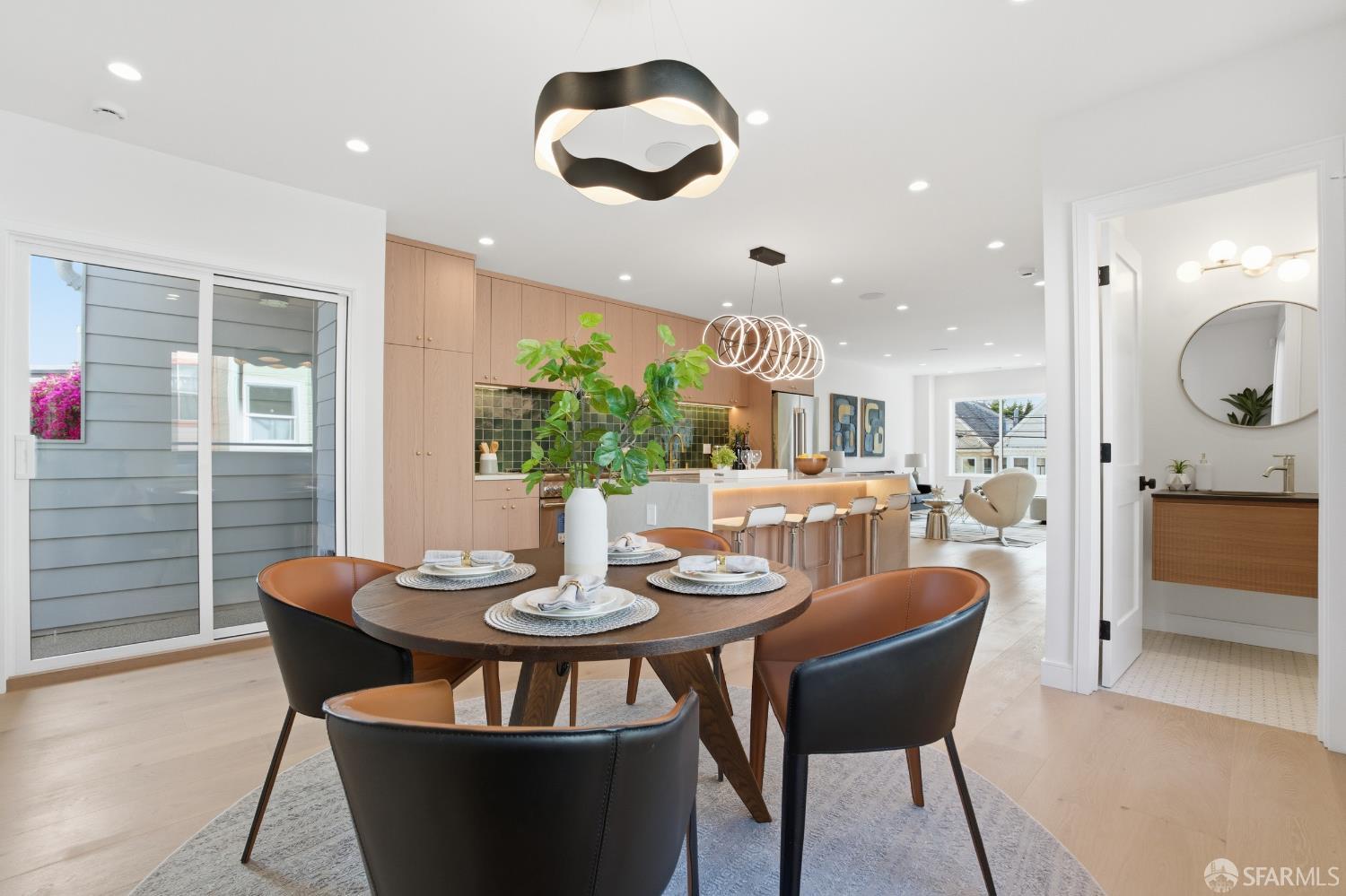 Detail Gallery Image 27 of 75 For 511 Edinburgh St, San Francisco,  CA 94112 - 4 Beds | 4/1 Baths