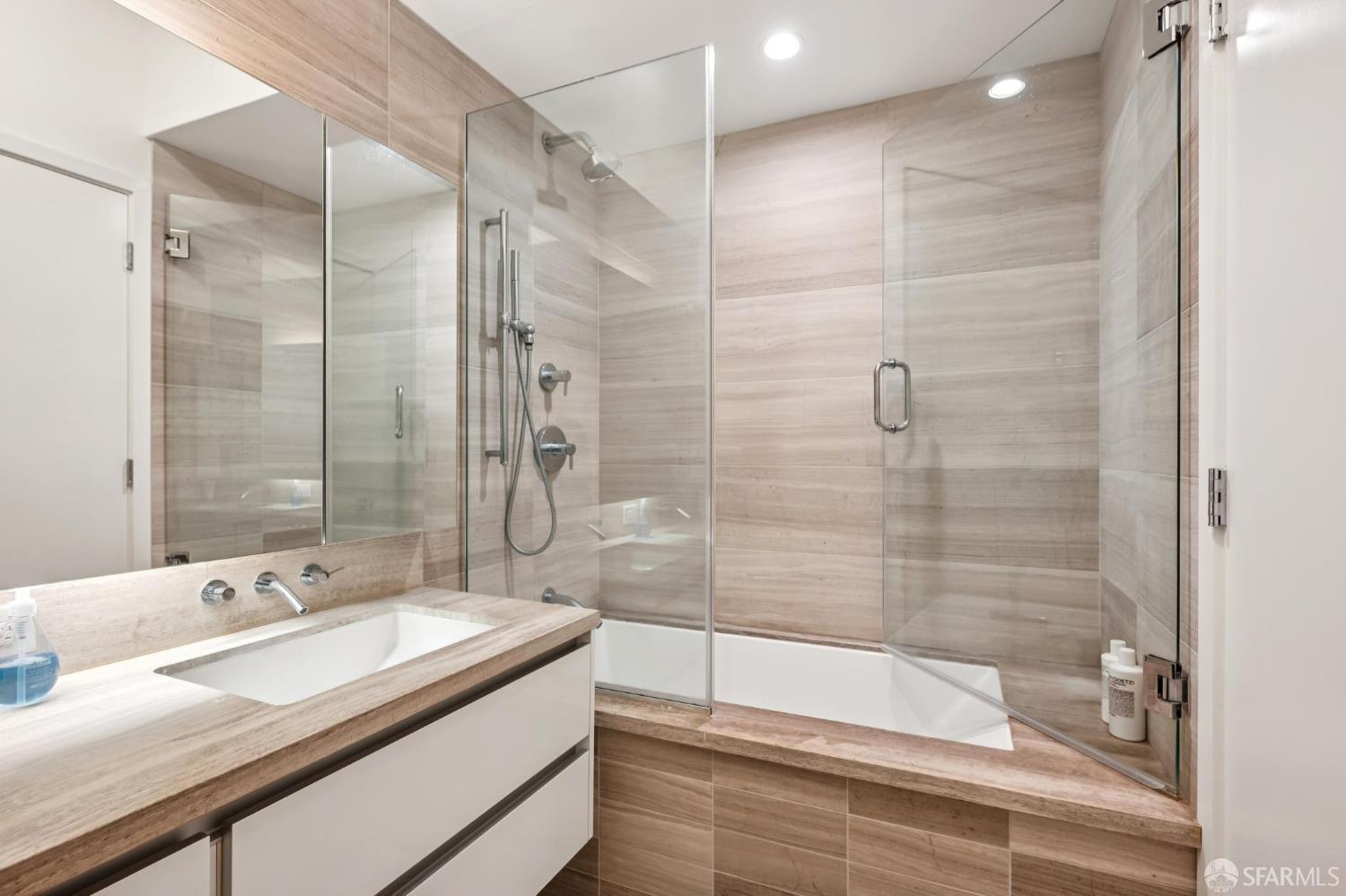 Photo #15: 426119209 Listing: Photo #15