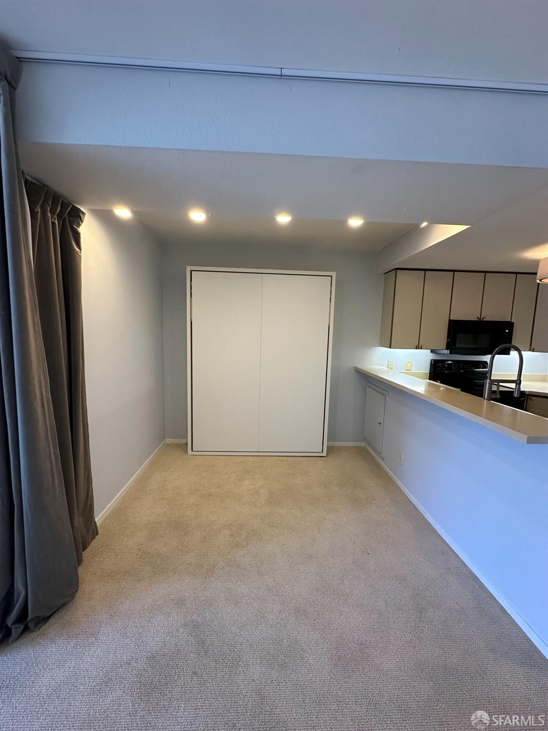 Photo #6: 426119170 Listing: Photo #6