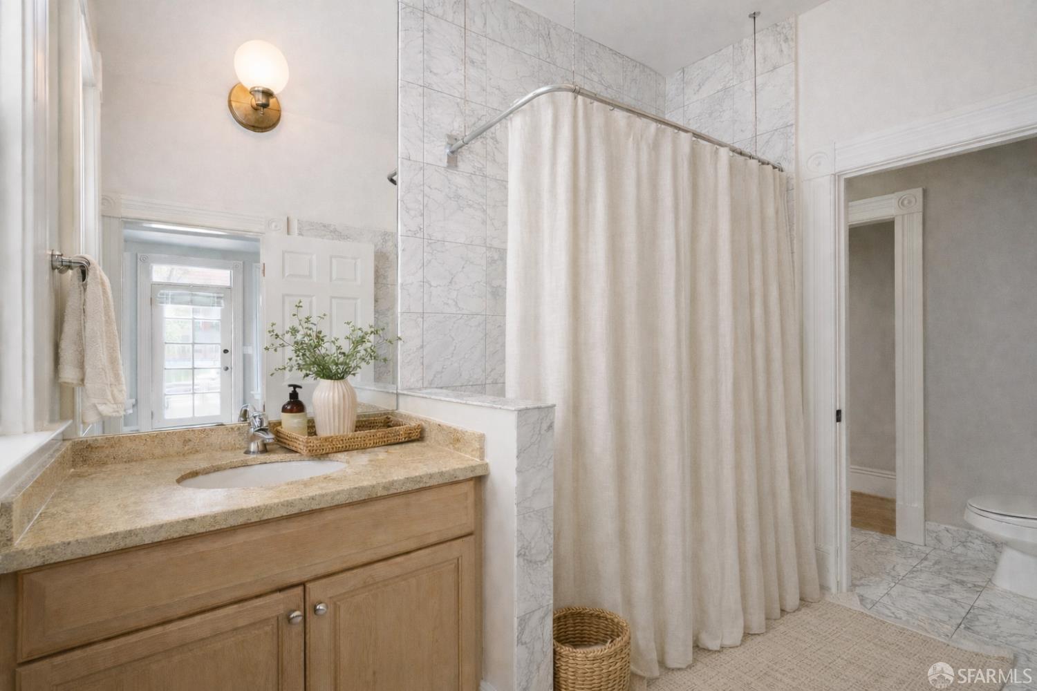 Detail Gallery Image 10 of 30 For 1863 Filbert St, San Francisco,  CA 94123 - 4 Beds | 2/2 Baths