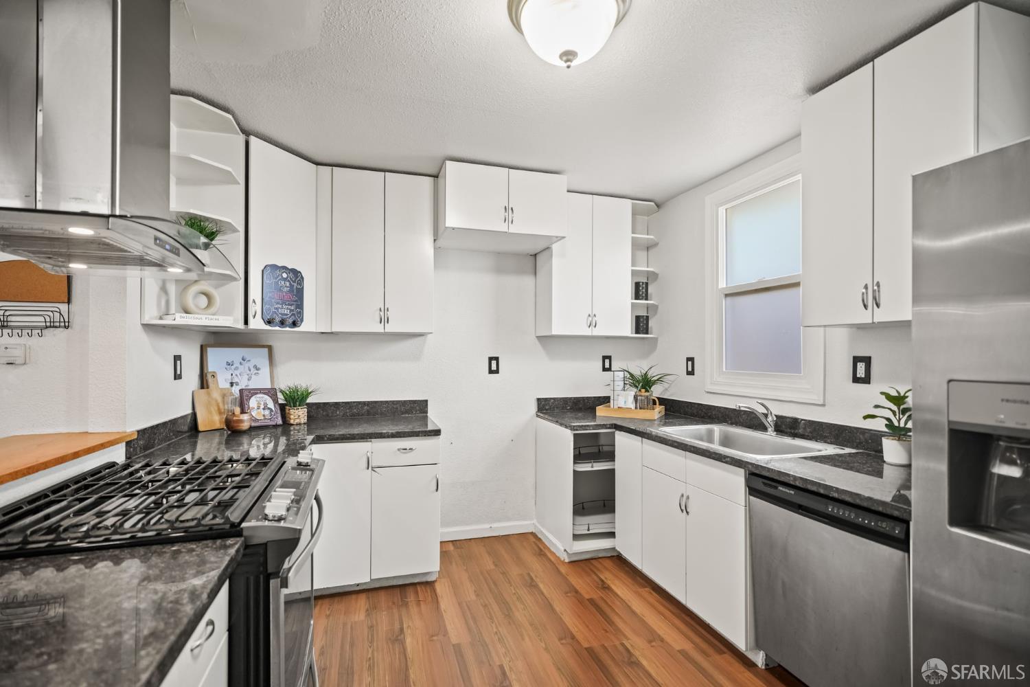 Detail Gallery Image 15 of 41 For 1309 105th Ave, Oakland,  CA 94603 - 3 Beds | 1 Baths