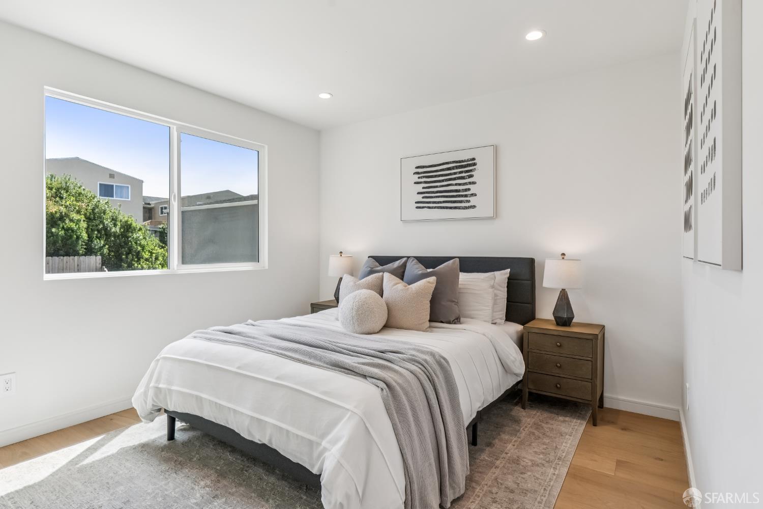 Detail Gallery Image 23 of 45 For 9 Seabreeze Ct, Pacifica,  CA 94044 - 4 Beds | 4 Baths