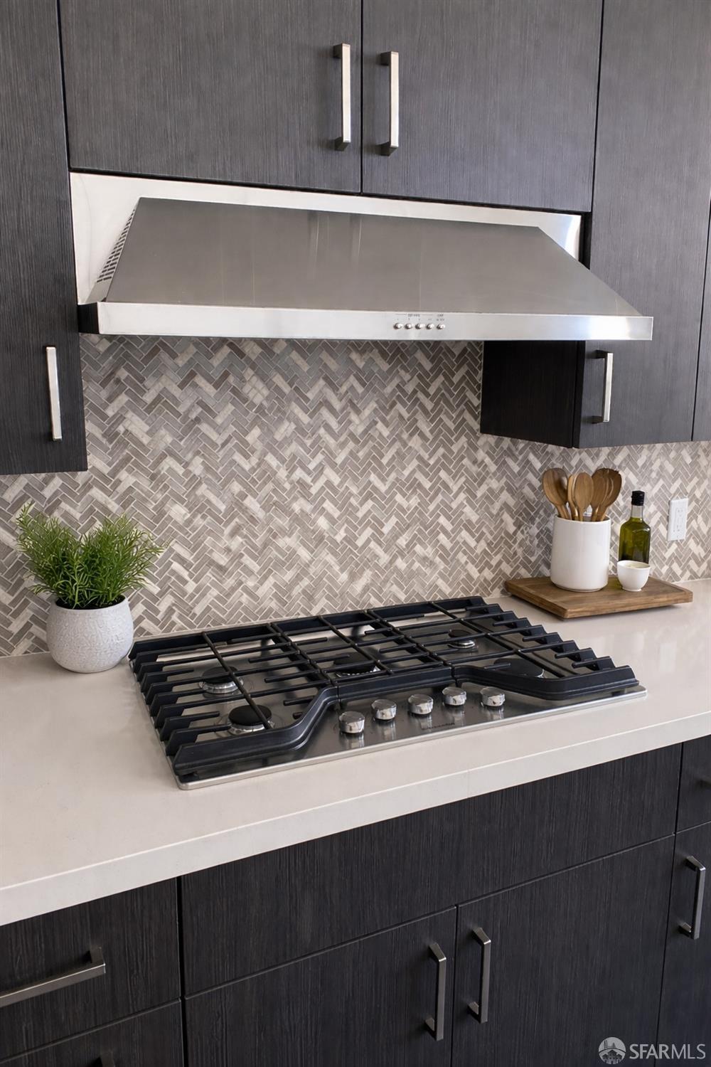 Detail Gallery Image 5 of 44 For 45250 Volt Ter #402,  Fremont,  CA 94539 - 3 Beds | 2/1 Baths