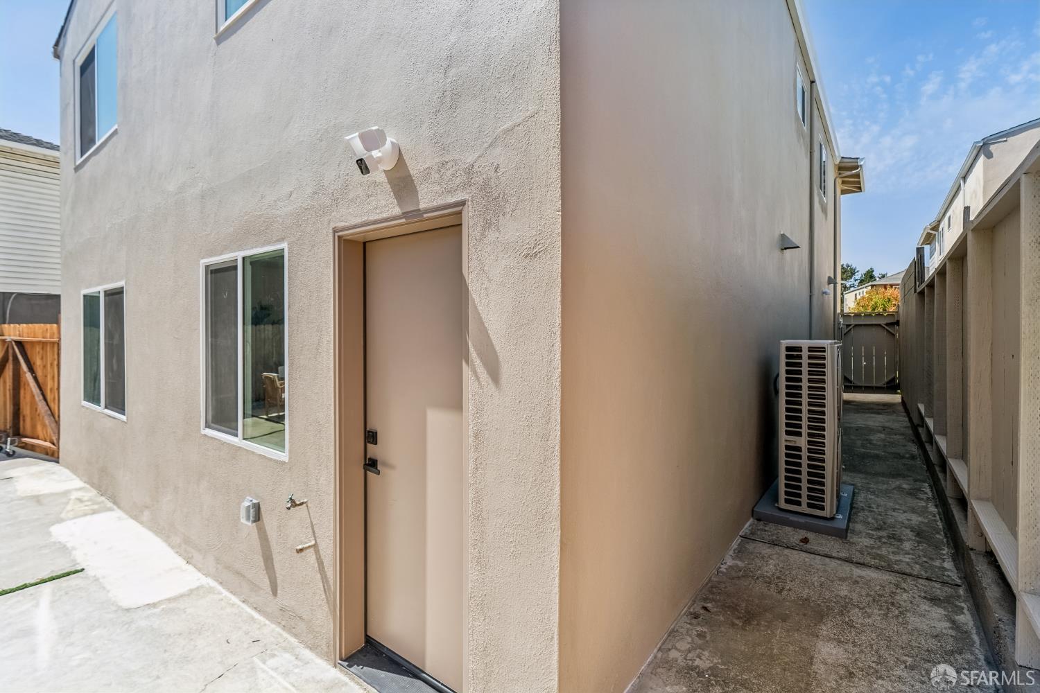 Detail Gallery Image 43 of 45 For 9 Seabreeze Ct, Pacifica,  CA 94044 - 4 Beds | 4 Baths