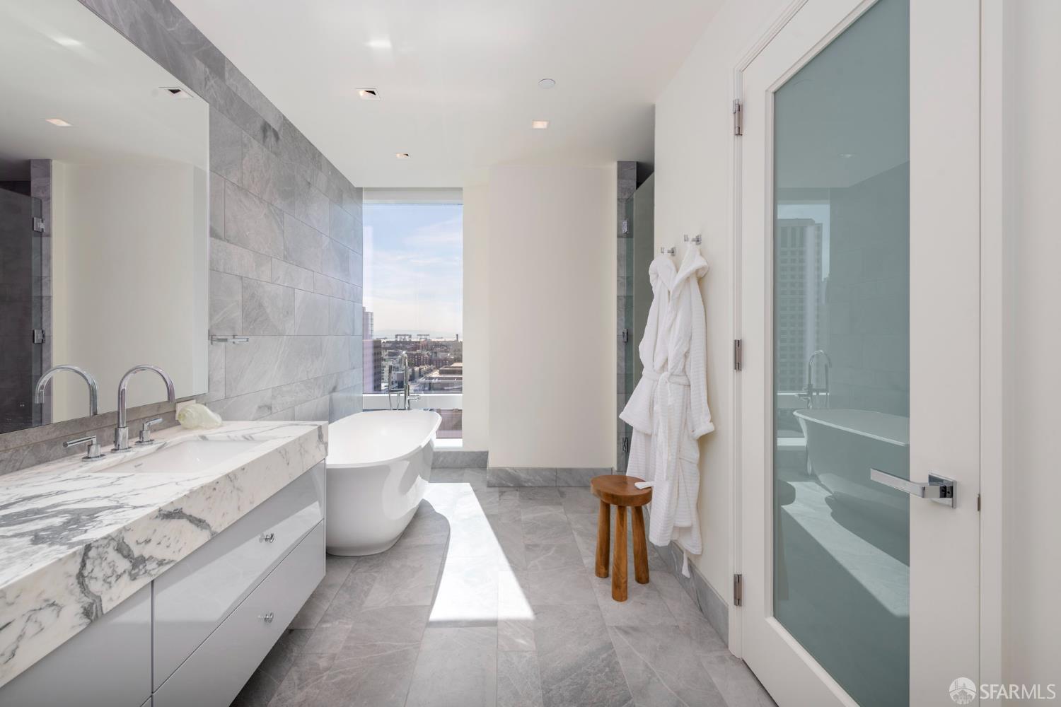 Detail Gallery Image 22 of 61 For 706 Mission St 16b,  San Francisco,  CA 94103 - 3 Beds | 3/1 Baths