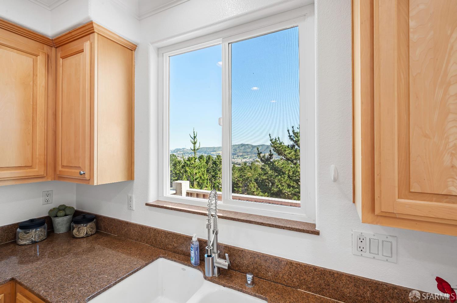 Detail Gallery Image 20 of 63 For 310 Goodwin Dr, San Bruno,  CA 94066 - 3 Beds | 2/1 Baths